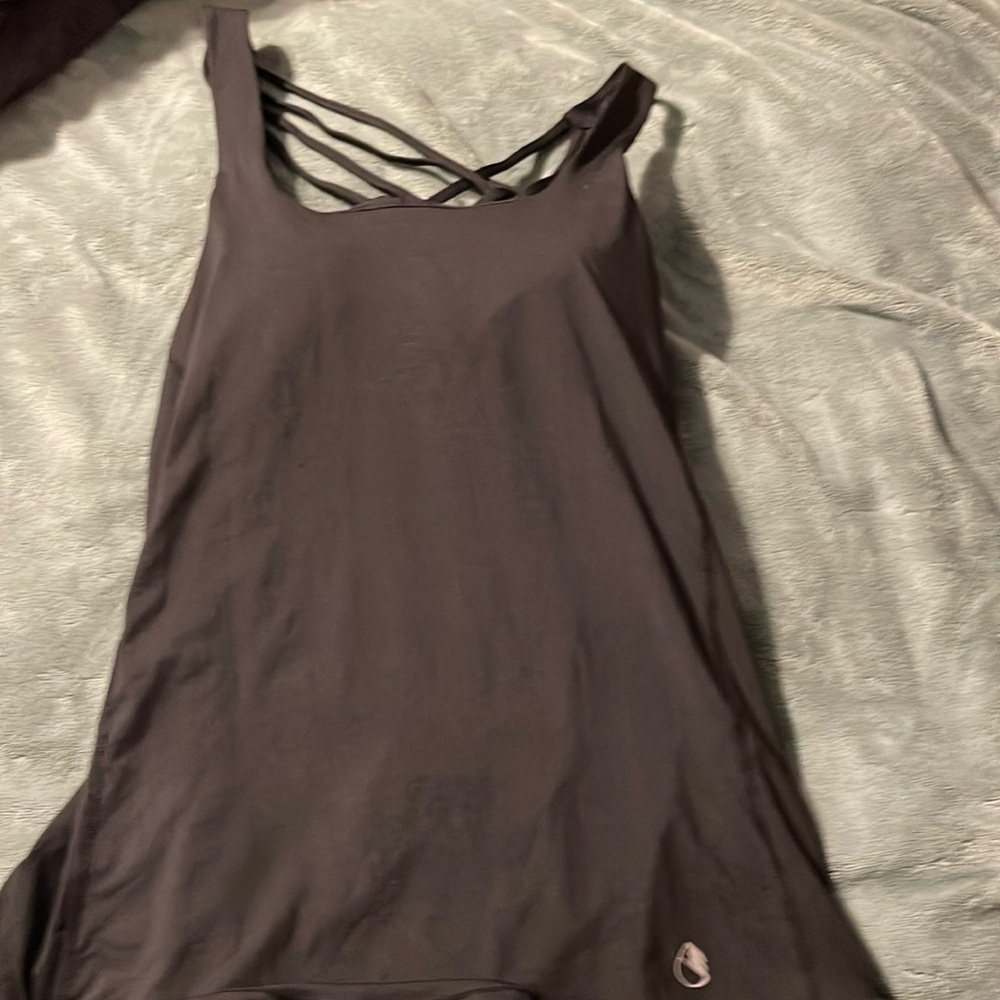 Icyzone tank top with built in support. Size L